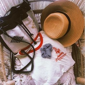 Budweiser || Classic Ringer Tee